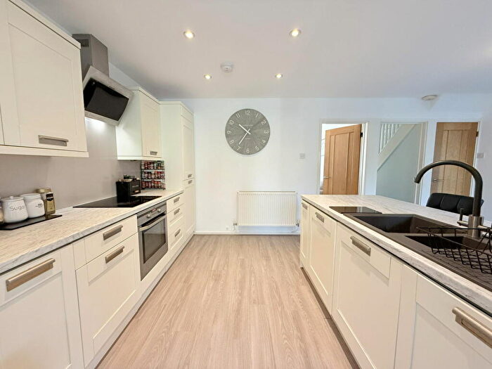 4 Bedroom Detached House For Sale In Raddington Drive, Solihull, B92