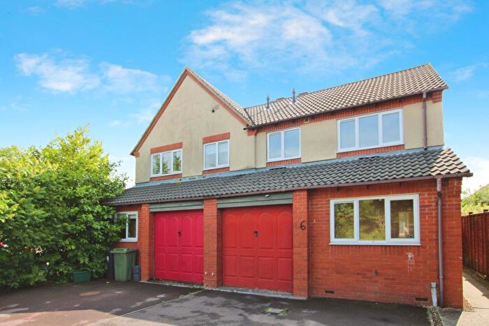 3 Bedroom Semi-Detached House To Rent In Brackendene - Bradley Stoke, BS32