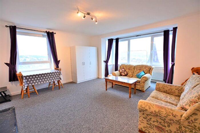 2 Bedroom Flat To Rent In Dyke Road, City Centre, Brighton, BN1