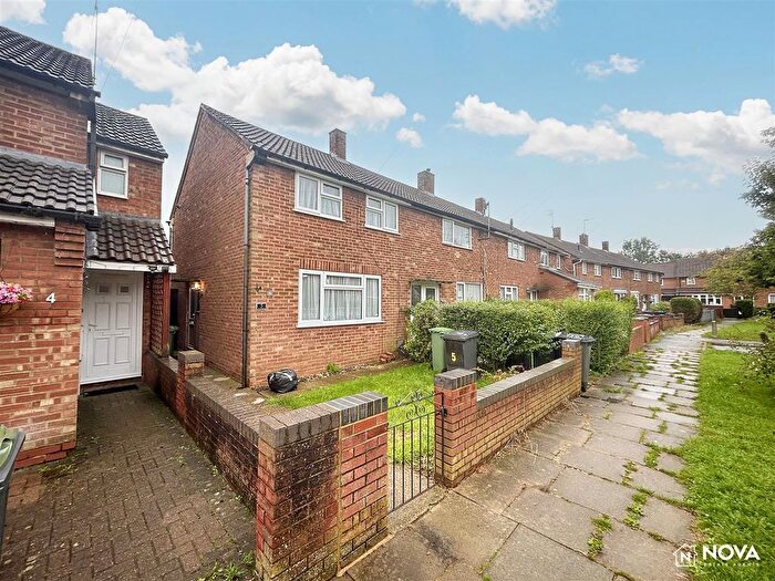 2 Bedroom Property To Rent In Briar Close, Luton, LU2