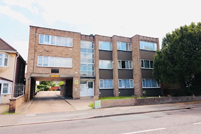 2 Bedroom Flat To Rent In Kerry Court, Rainham, RM13
