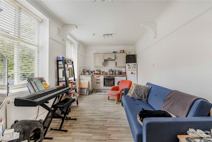 1 Bedroom Flat To Rent In Haslemere Road, London, N8