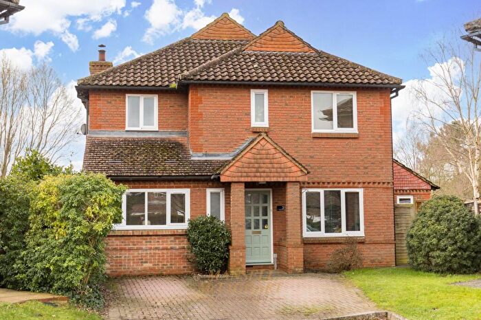 4 Bedroom Detached House For Sale In Redehall Road, Smallfield, RH6