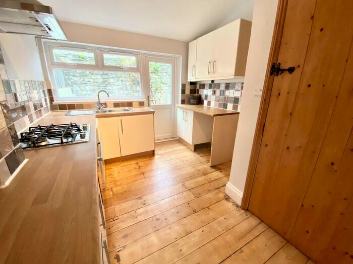 2 Bedroom End Of Terrace House To Rent In Bedminster, British Road, BS3