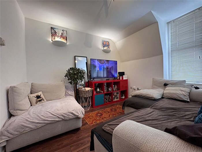 1 Bedroom Flat To Rent In Church Street, Enfield, EN2