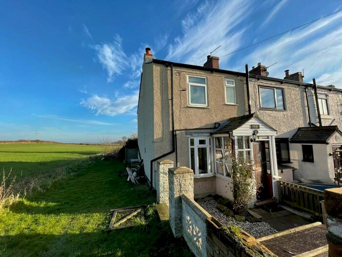 2 Bedroom Property To Rent In Doncaster Road, Crofton, Wakefield, WF4