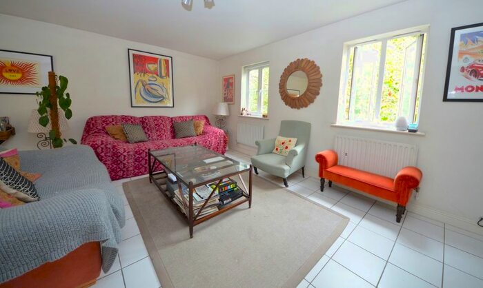 3 Bedroom Semi-Detached House To Rent In Kelly Avenue, Peckham, SE15