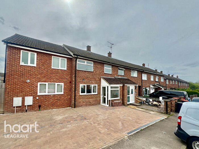 2 Bedroom Terraced House For Sale In Leaf Road, Dunstable, LU5