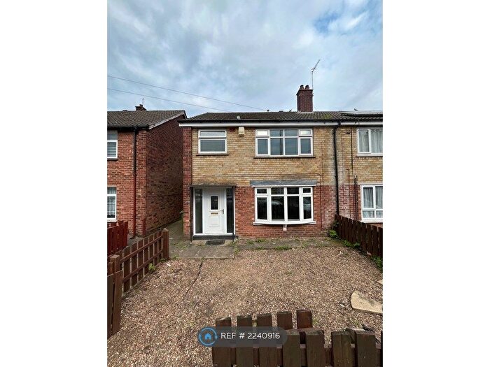 3 Bedroom Semi-Detached House To Rent In Marlowe Road, Scunthorpe, DN17
