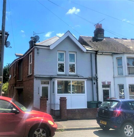 2 Bedroom End Of Terrace House To Rent In Pelham Road, Cowes, PO31