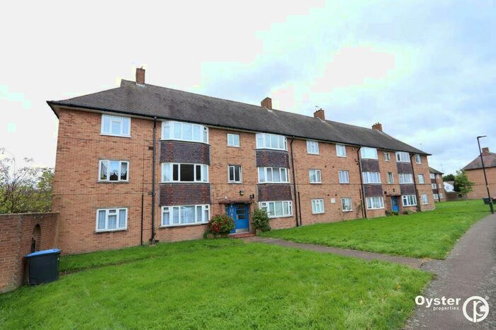 2 Bedroom Flat To Rent In Elsinge Road, Enfield, EN1
