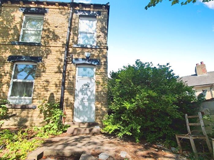 2 Bedroom End Of Terrace House To Rent In Surrey Street, Batley, West Yorkshire, WF17