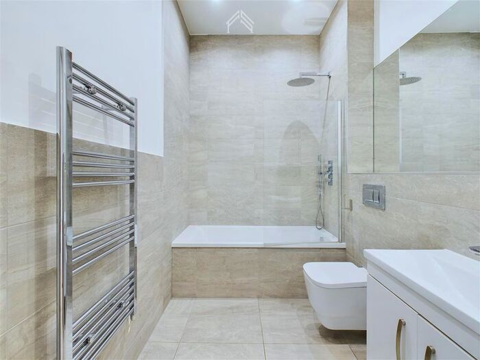 1 Bedroom Flat To Rent In Riverbank Way, Brentford, TW8