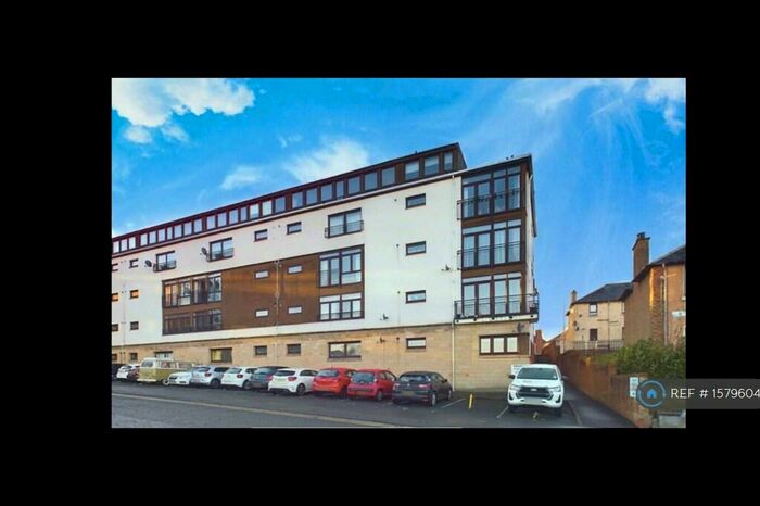 3 Bedroom Flat To Rent In Campbell Close, Hamilton, ML3