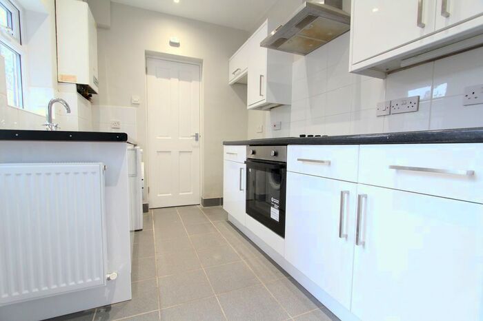 1 Bedroom Flat To Rent In Holmhirst Road, Sheffield, S8