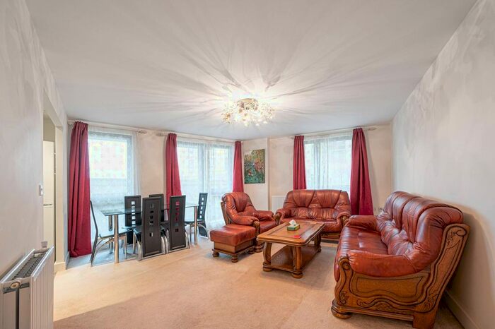 2 Bedroom Flat To Rent In Needleman Close, Barnet, London, NW9