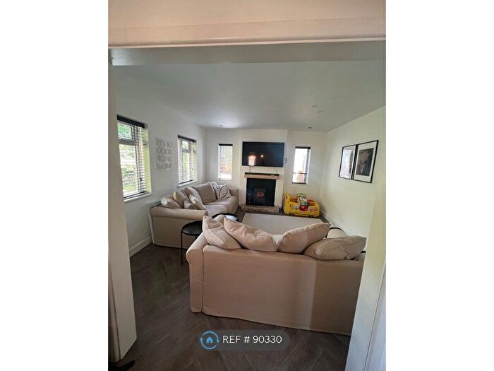 3 Bedroom Detached House To Rent In Beaconsfield Road, Poole, BH12