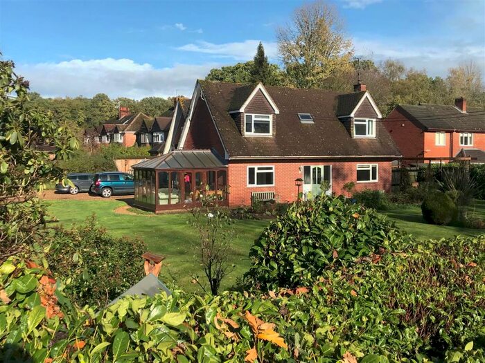 3 Bedroom Detached House For Sale In Enborne Row, Wash Water, RG20