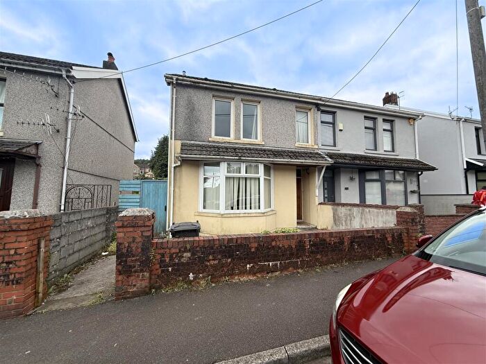 3 Bedroom Semi-Detached House For Sale In Belmont Terrace, Aberaman, CF44
