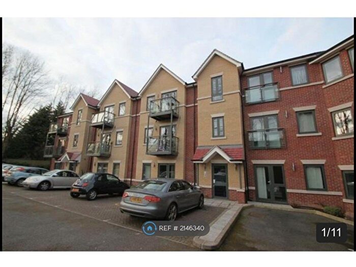 3 Bedroom Flat To Rent In Honeysuckle Court, Buckhurst Hill, IG9