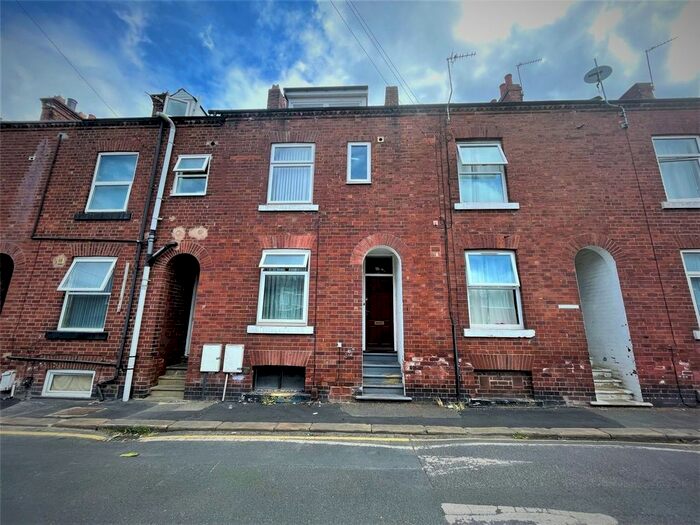 1 Bedroom Maisonette To Rent In Pinderfields Road, Wakefield, WF1