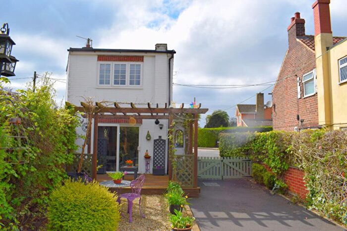 2 Bedroom Cottage For Sale In Station Road, Scawby, DN20