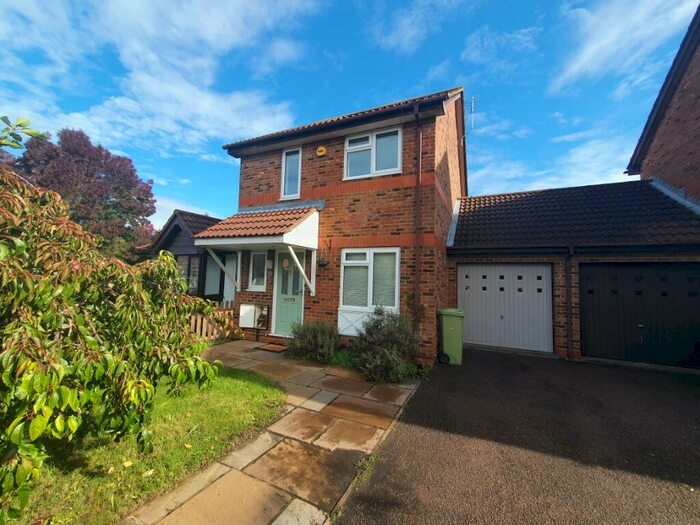 3 Bedroom Semi-Detached House To Rent In Boxberry Gardens, Walnut Tree, Milton Keynes, MK7