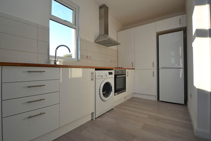 1 Bedroom Apartment To Rent In Long Ditton, Surbiton, KT6