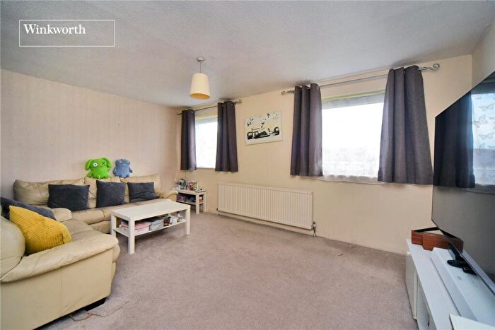 2 Bedroom Maisonette For Sale In Abbotts Road, Cheam, Sutton, SM3