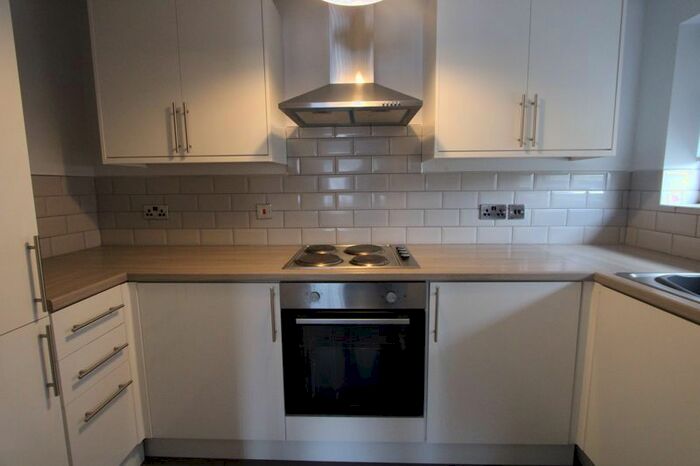 2 Bedroom Flat To Rent In Clairville Close, Bootle, L20