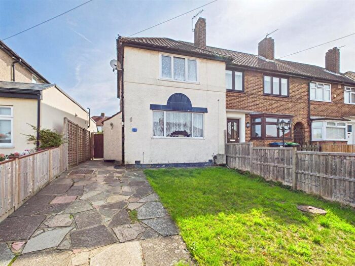 2 Bedroom End Of Terrace House For Sale In Wolsey Crescent, New Addington, CR0