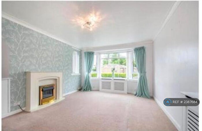 2 Bedroom Flat To Rent In Busby Road, Glasgow C, G76