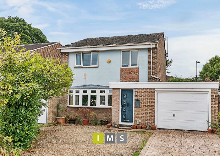 3 Bedroom Semi-Detached House For Sale In Burns Crescent, Bicester, OX26