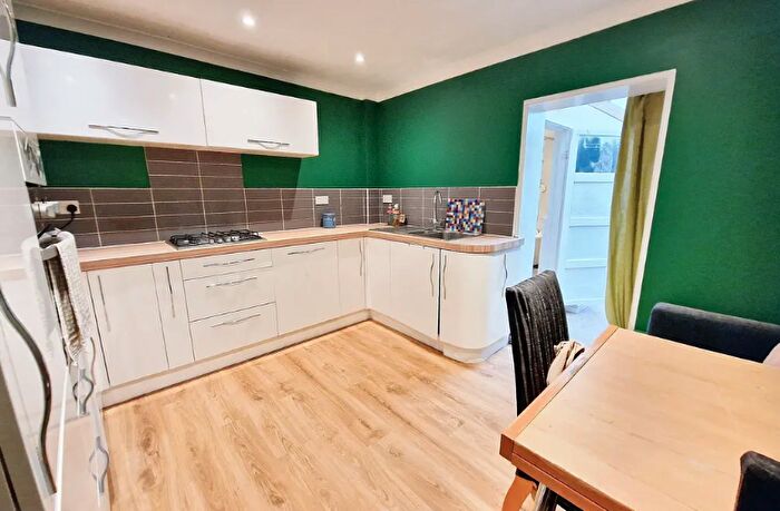 2 Bedroom End Of Terrace House For Sale In Peel Street, Maidstone, Kent, ME14