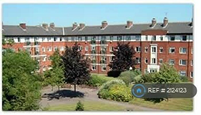 2 Bedroom Flat To Rent In St James Park, Manchester, M5