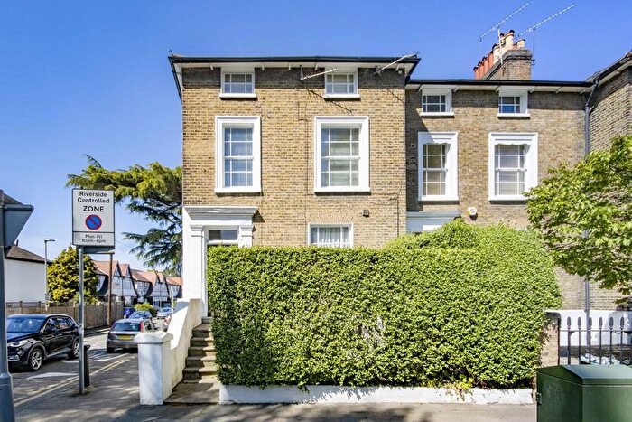 2 Bedroom Flat To Rent In Maple Road, Surbiton, KT6