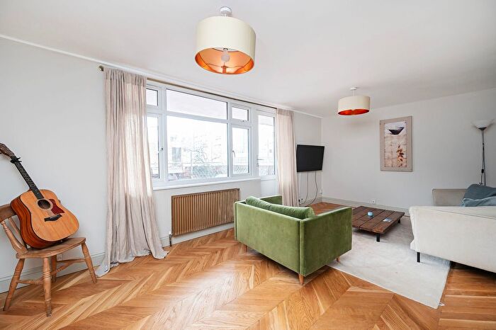 4 Bedroom Flat For Sale In Melwood House, Watney Market, Shadwell, London, E1
