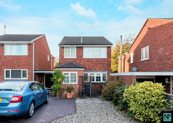 3 Bedroom Link Detached House To Rent In Blenheim Close, Tamworth, B77