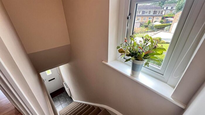 2 Bedroom End Of Terrace House To Rent In Yew Tree Road, Shepley, Huddersfield, HD8