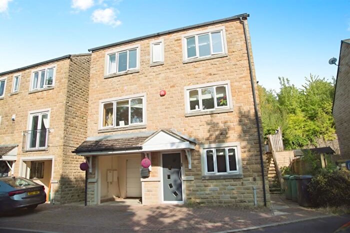 4 Bedroom Detached House For Sale In The Cutting, Brockholes, Holmfirth, HD9