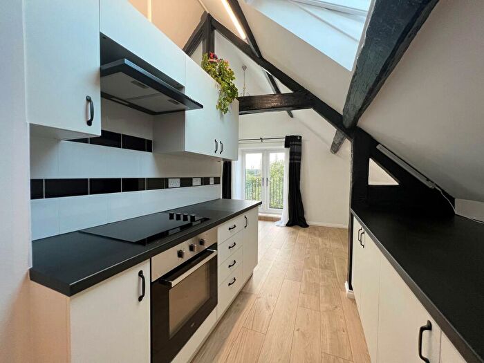 2 Bedroom Flat To Rent In Leamington Road, Coventry, CV3