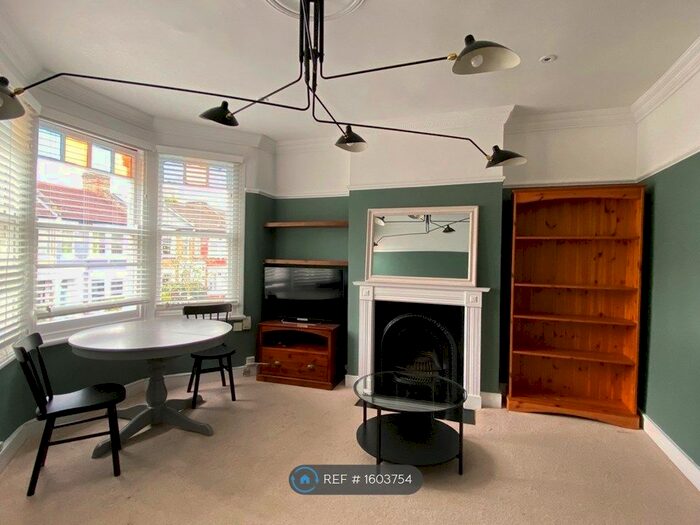 2 Bedroom Flat To Rent In Beresford Road, London, N8