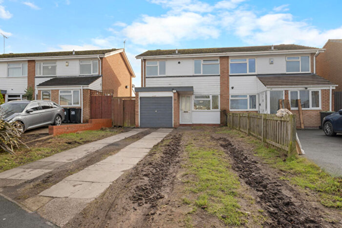 3 Bedroom Semi Detached House For Sale In Fulton Close, Bromsgrove, B60