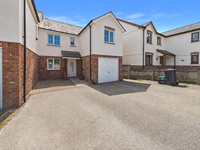 4 Bedroom Semi-Detached House For Sale In The Grange, Lynstone, Bude, EX23