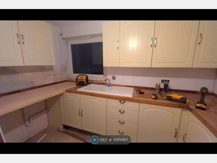 3 Bedroom Flat To Rent In Milford Court, Gosport, PO12