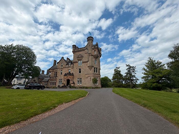 2 Bedroom Flat To Rent In Glasgow, G63