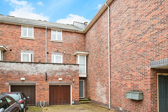 3 Bedroom Mews For Sale In Waters Edge, Chester, Cheshire, CH1