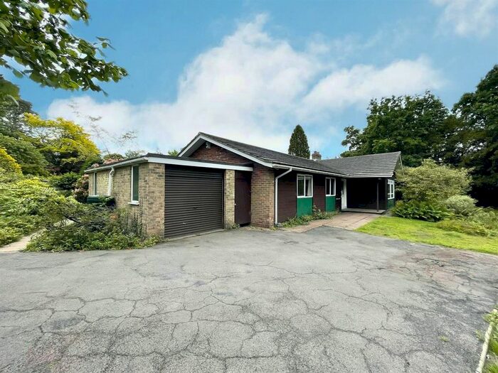4 Bedroom Bungalow To Rent In Chapel Road, Rowledge, Farnham, GU10