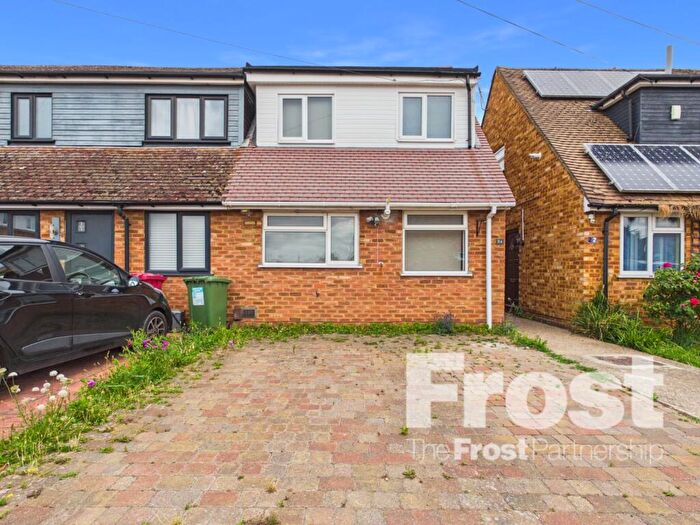2 Bedroom House To Rent In Berners Close, Slough, Berkshire, SL1