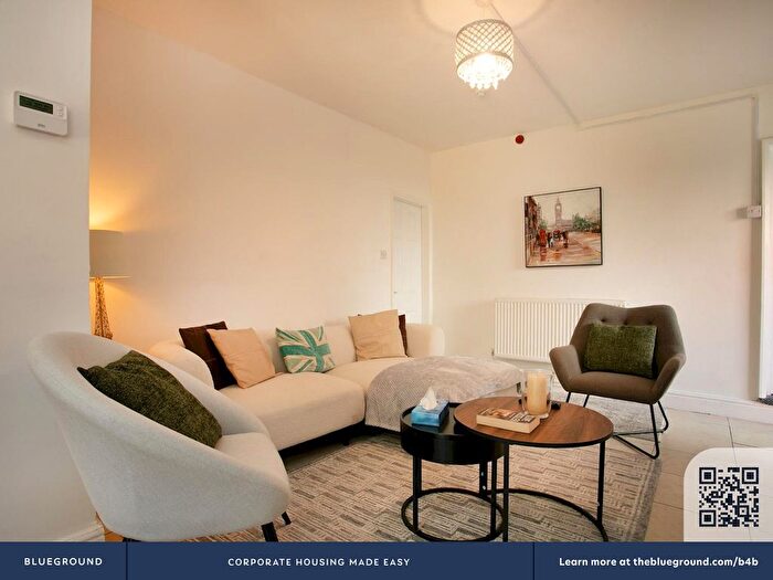 2 Bedroom Flat To Rent In Rushcliffe District, NG2